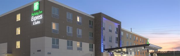 Holiday Inn Express & Suites Lincoln I - 80, an IHG Hotel