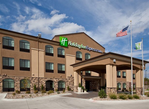 Holiday Inn Express & Suites Grand Island, an IHG Hotel